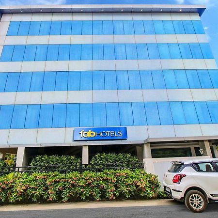 Fabhotel Syberitic Suites Gachibowli - Fully Vaccinated Staff Kondapur  Ngoại thất bức ảnh