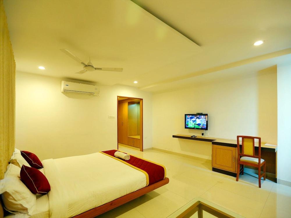 Fabhotel Syberitic Suites Gachibowli - Fully Vaccinated Staff Kondapur  Ngoại thất bức ảnh