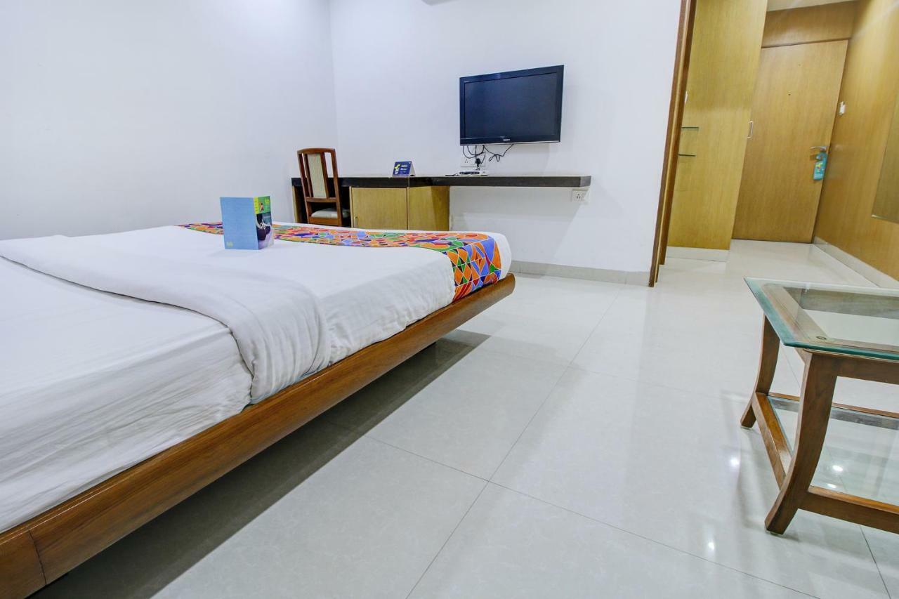 Fabhotel Syberitic Suites Gachibowli - Fully Vaccinated Staff Kondapur  Ngoại thất bức ảnh