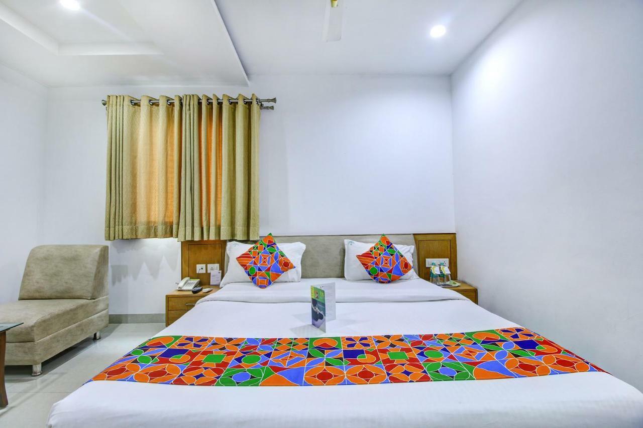 Fabhotel Syberitic Suites Gachibowli - Fully Vaccinated Staff Kondapur  Ngoại thất bức ảnh