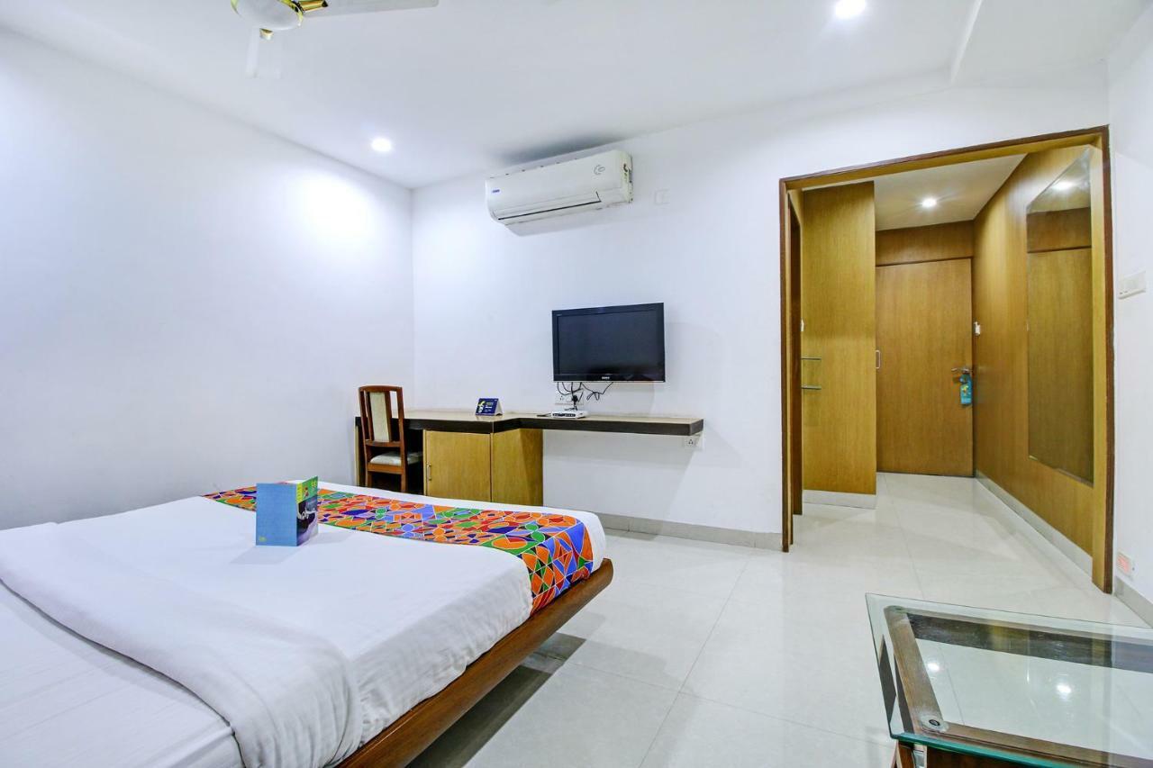 Fabhotel Syberitic Suites Gachibowli - Fully Vaccinated Staff Kondapur  Ngoại thất bức ảnh