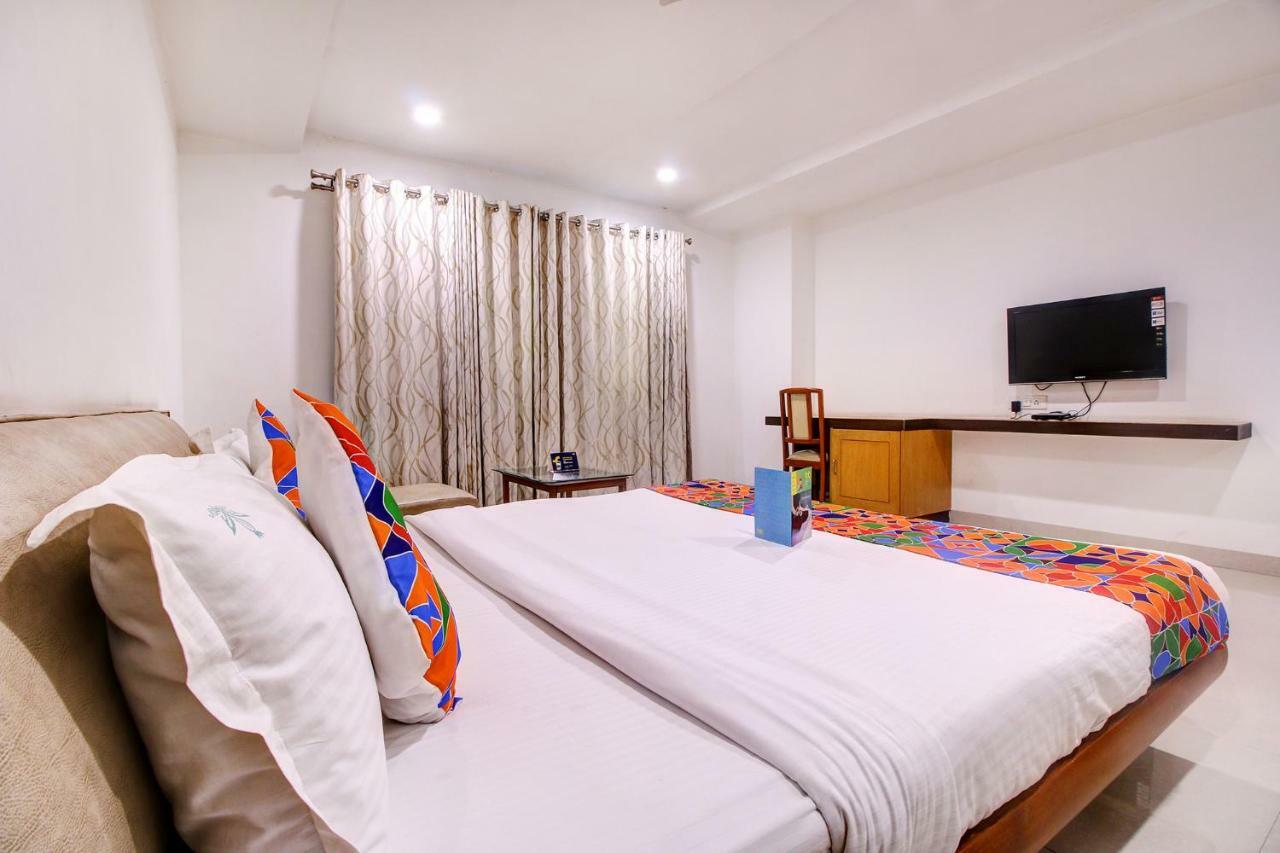 Fabhotel Syberitic Suites Gachibowli - Fully Vaccinated Staff Kondapur  Ngoại thất bức ảnh