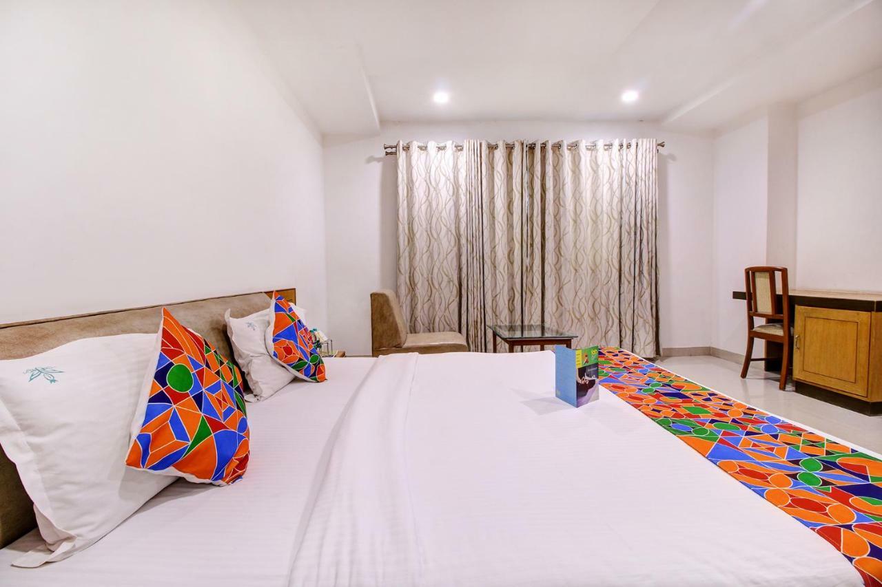 Fabhotel Syberitic Suites Gachibowli - Fully Vaccinated Staff Kondapur  Ngoại thất bức ảnh